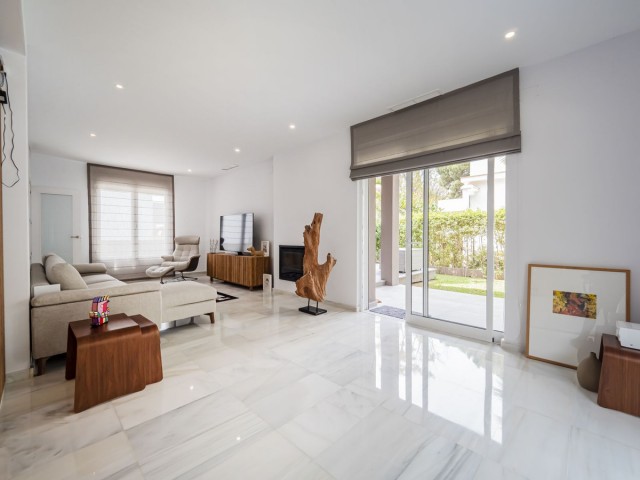 5 Sovrums Villa i Elviria