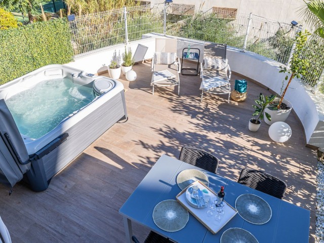 2 Bedrooms Apartment in Benalmadena