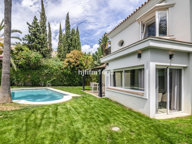 Villa avec 4 Chambres  à El Rosario