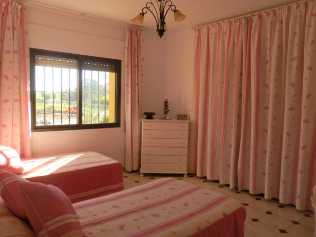 4 Bedrooms Villa in Benahavís