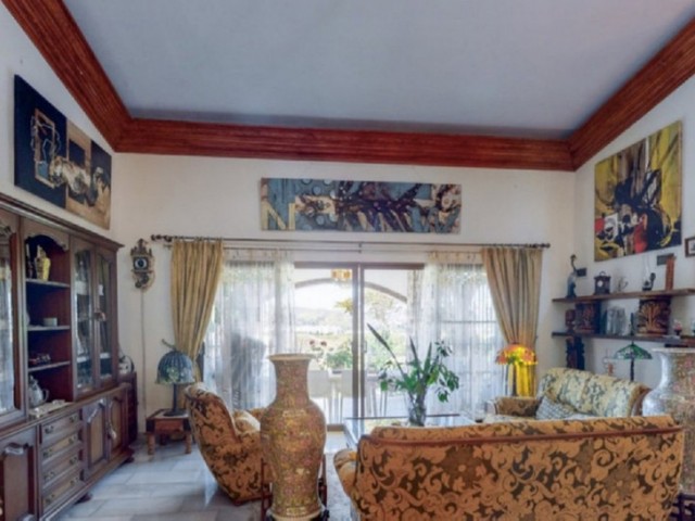 4 Bedrooms Villa in Sierrezuela