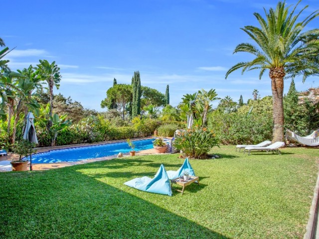 6 Bedrooms Villa in Marbesa