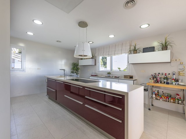 5 Slaapkamer Villa in El Rosario