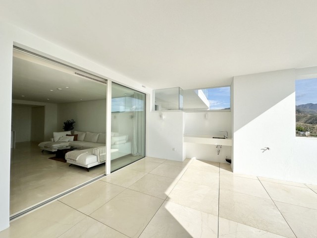 2 Bedrooms Apartment in Ojén