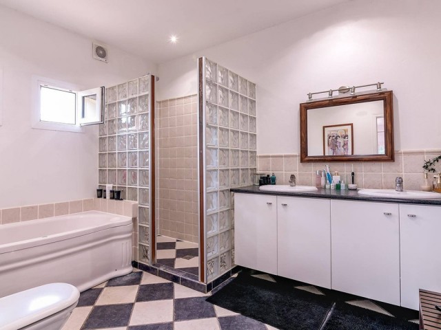 Villa con 6 Dormitorios  en Sotogrande