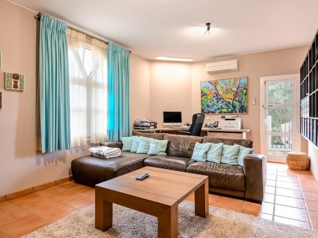 6 Bedrooms Villa in Sotogrande