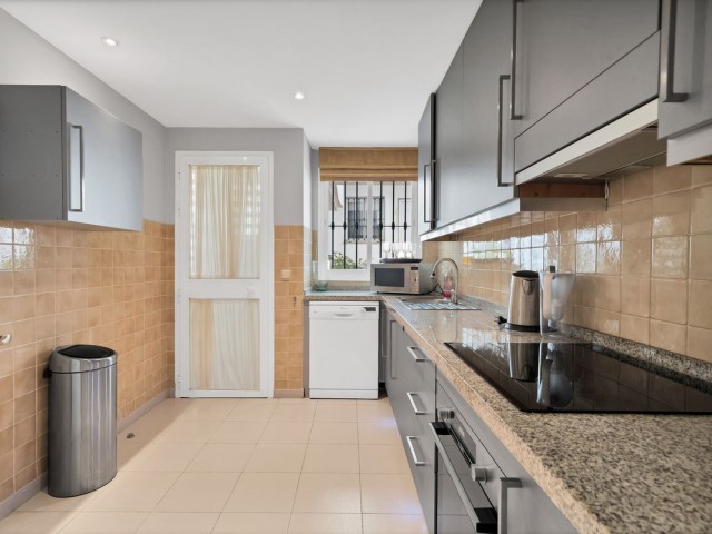 Apartment, La Quinta, R4867699