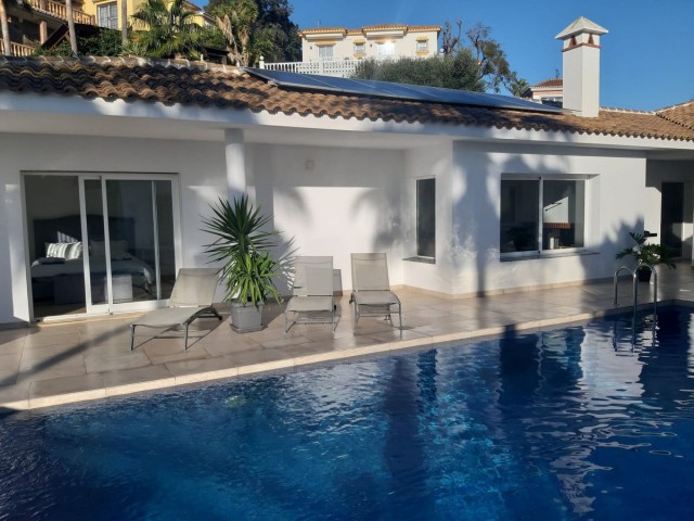 5 Soveroms Villa i Sierrezuela