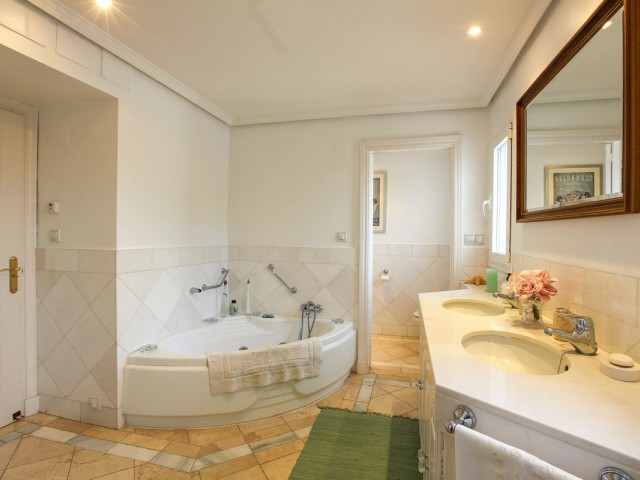 7 Soveroms Villa i Sotogrande