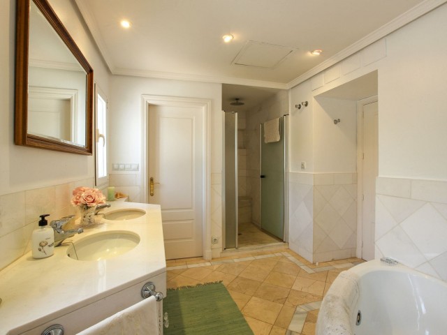 7 Soveroms Villa i Sotogrande