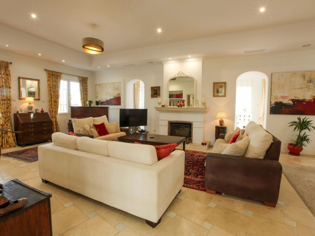 7 Bedrooms Villa in Sotogrande