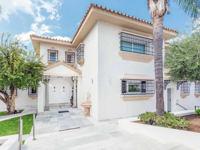 6 Bedrooms Villa in Río Real