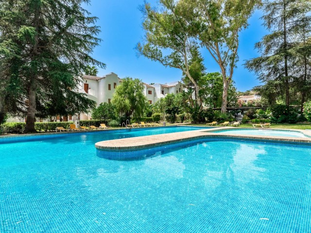 Villa, Nueva Andalucia, R4875049