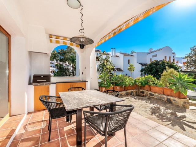 3 Bedrooms Villa in Nueva Andalucía