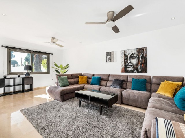 3 Bedrooms Villa in Nueva Andalucía