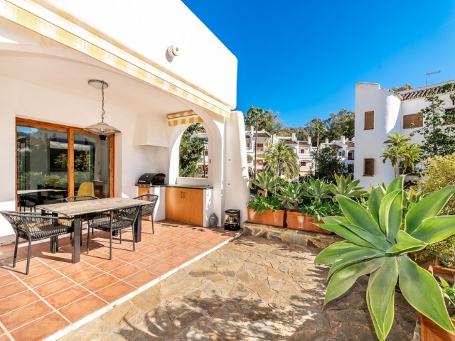 3 Bedrooms Villa in Nueva Andalucía