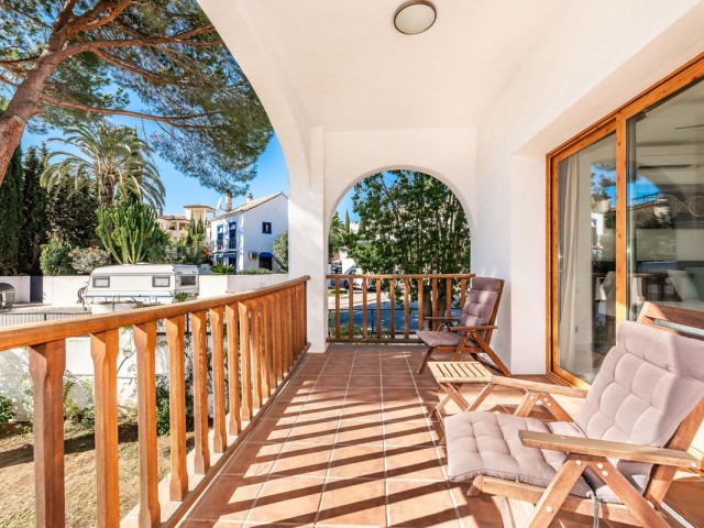 3 Bedrooms Villa in Nueva Andalucía
