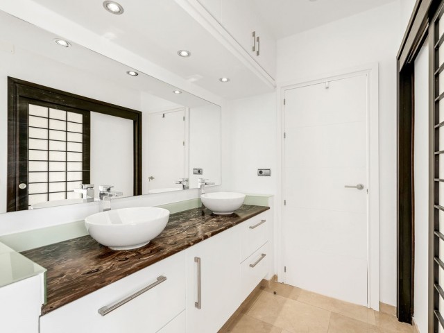 3 Bedrooms Villa in Nueva Andalucía