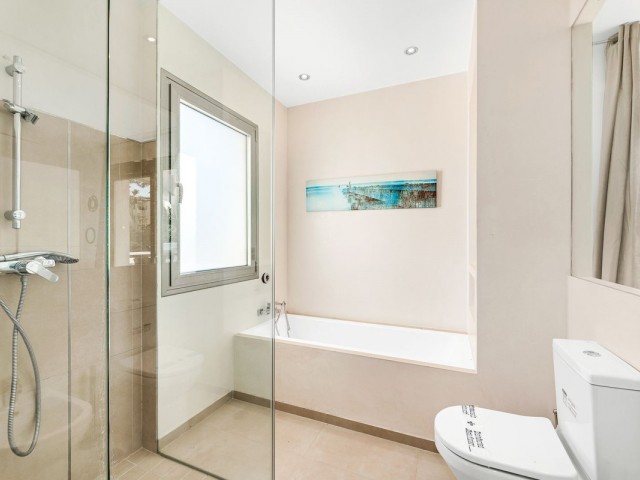 3 Bedrooms Villa in Nueva Andalucía