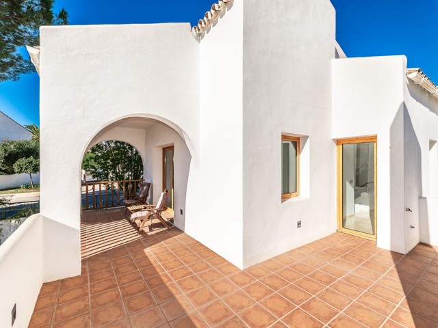 3 Bedrooms Villa in Nueva Andalucía