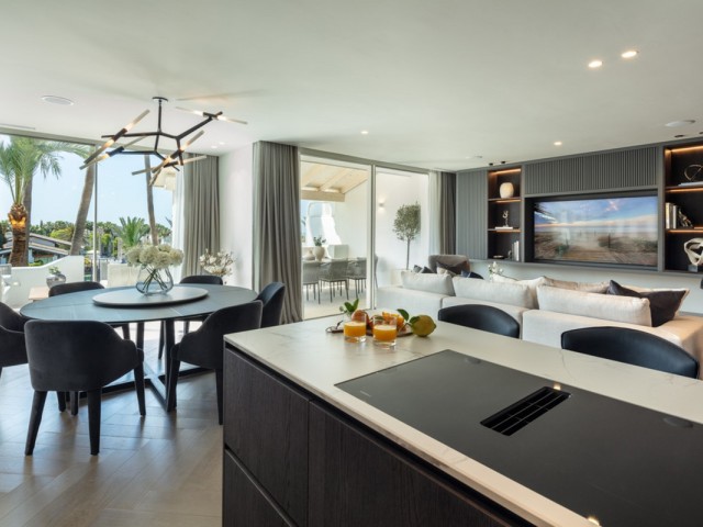Penthouse, The Golden Mile, R4351138
