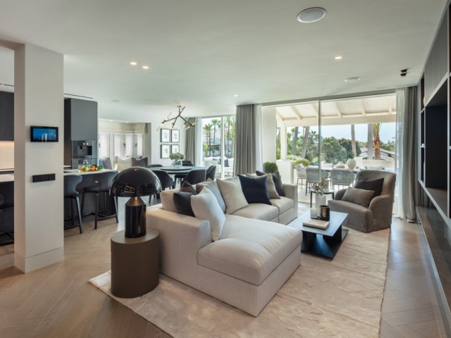 Penthouse, The Golden Mile, R4351138