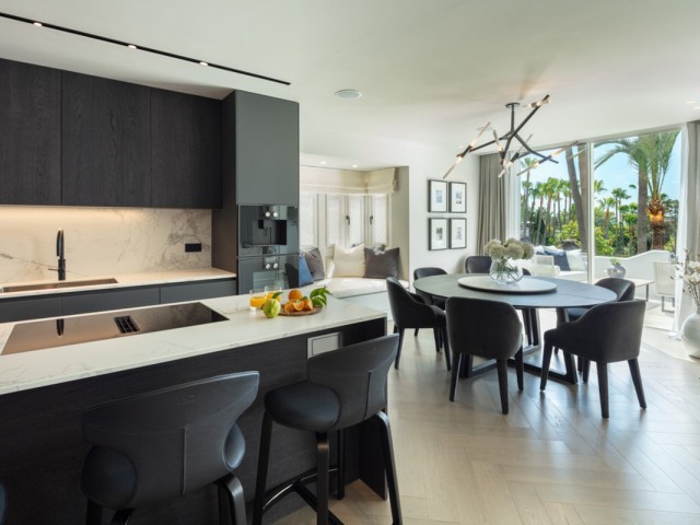 Penthouse, The Golden Mile, R4351138
