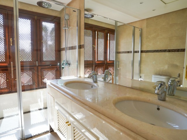 Penthouse avec 3 Chambres  à Puerto Banús