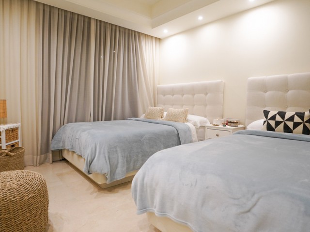 Penthouse avec 3 Chambres  à Puerto Banús