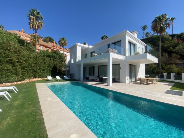 6 Bedrooms Villa in Monte Halcones