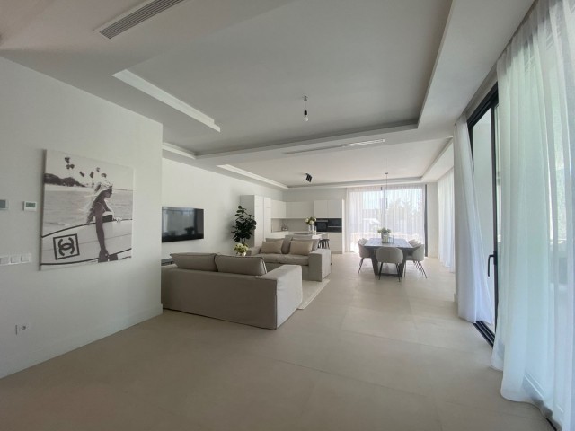 6 Bedrooms Villa in Monte Halcones