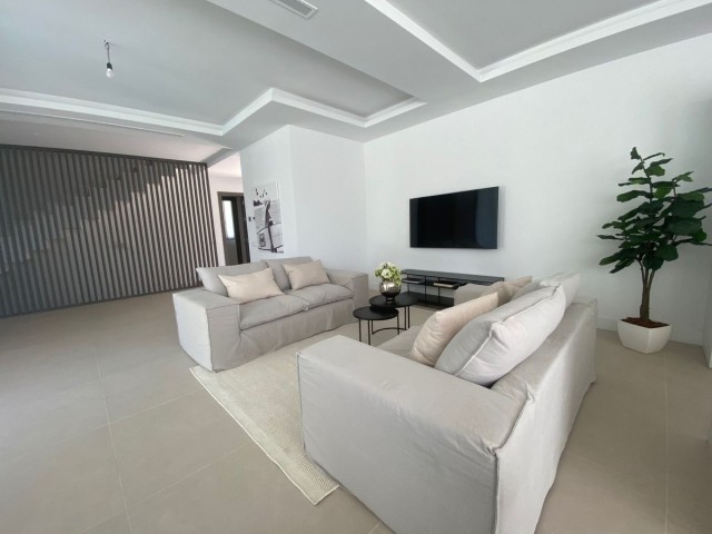 6 Bedrooms Villa in Monte Halcones