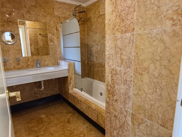 3 Makuuhuoneen Huoneisto Sotogrande Alto