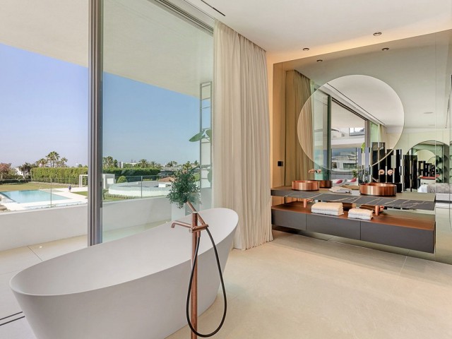 4 Bedrooms Villa in The Golden Mile