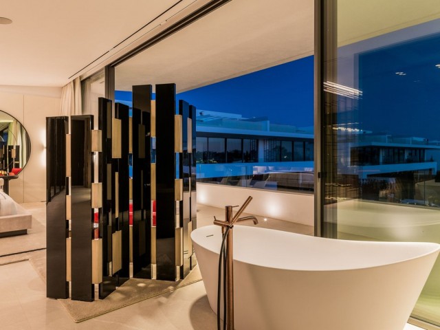4 Bedrooms Villa in The Golden Mile