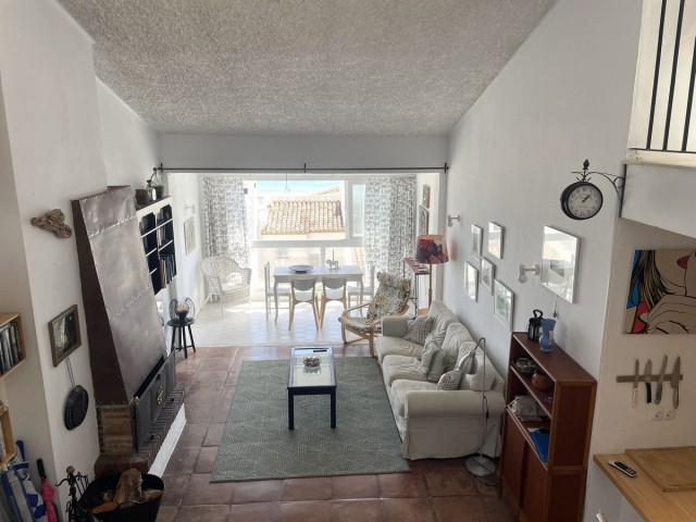 Apartamento con 2 Dormitorios  en Estepona