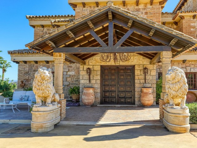 Villa avec 8 Chambres  à Alhaurín de la Torre