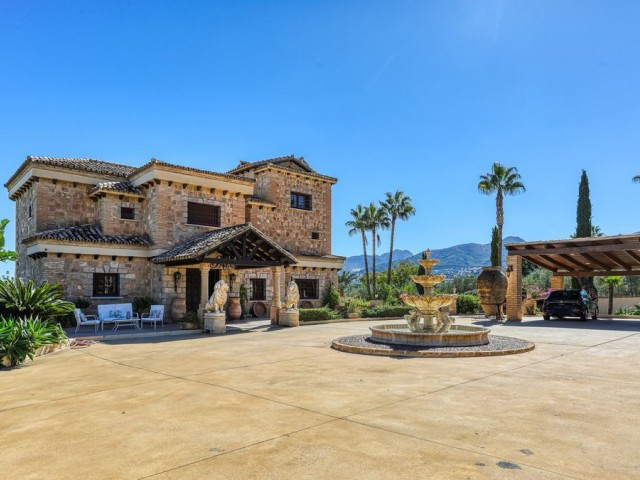 Villa avec 8 Chambres  à Alhaurín de la Torre