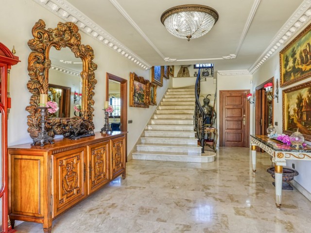 Villa avec 8 Chambres  à Alhaurín de la Torre