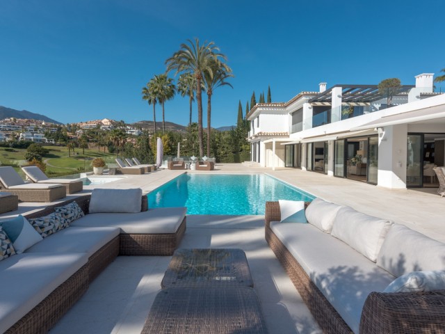 Villa, Nueva Andalucia, R4661137