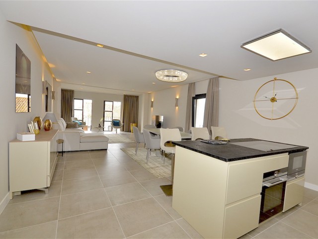 2 Bedrooms Apartment in Puerto Banús