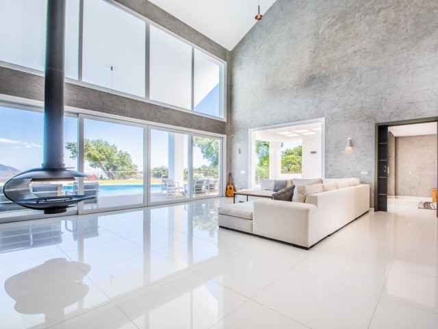 7 Slaapkamer Villa in La Mairena