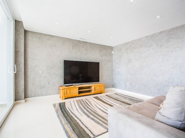 7 Slaapkamer Villa in La Mairena