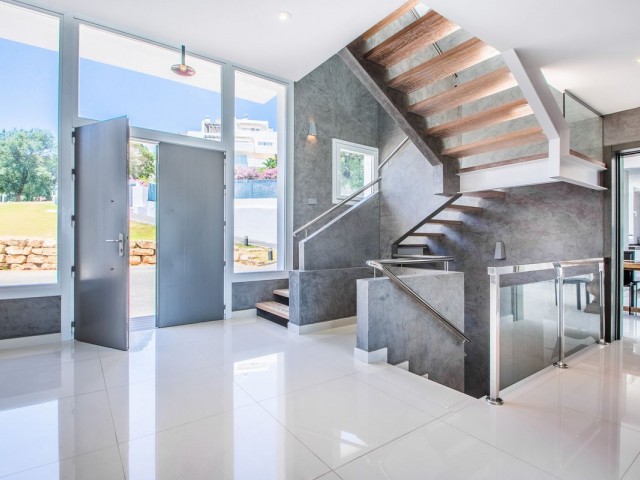7 Slaapkamer Villa in La Mairena
