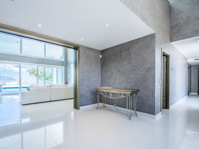7 Slaapkamer Villa in La Mairena