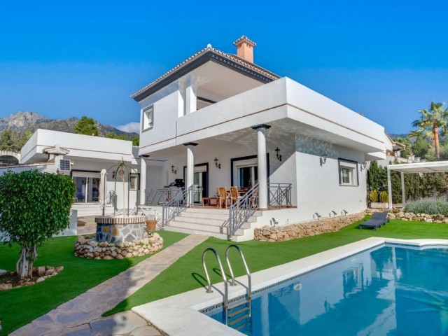 Villa avec 5 Chambres  à Marbella