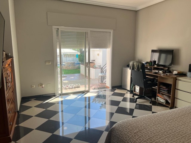 Villa avec 5 Chambres  à Marbella