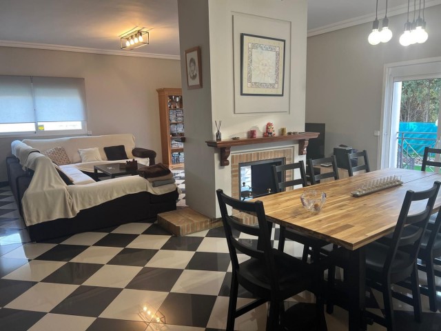 5 Bedrooms Villa in Marbella