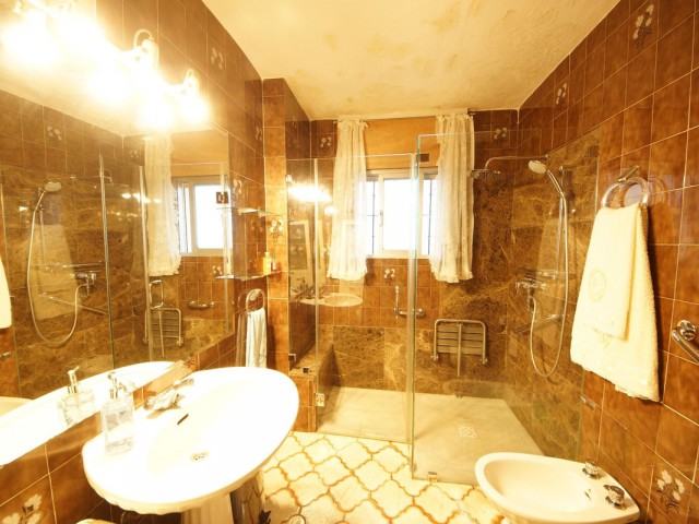 6 Schlafzimmer Reihenhaus in San Pedro de Alcántara