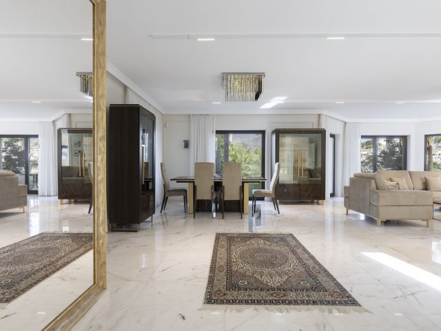 6 Bedrooms Villa in Mijas Golf